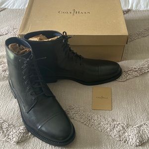 NIB mens Cole Hahn Air Harrison black boot, size 10.5M